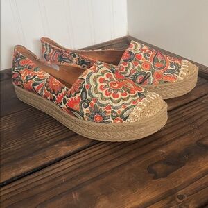 NWT Chula Vibrant Boho Espadrille Slip-On Shoes